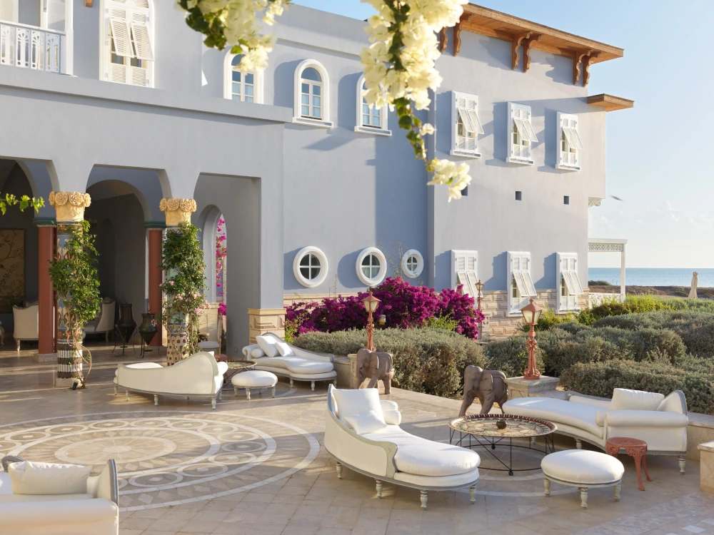 La Maison Bleue Hero