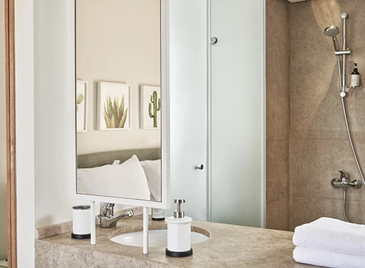 Captains Inn bathroom