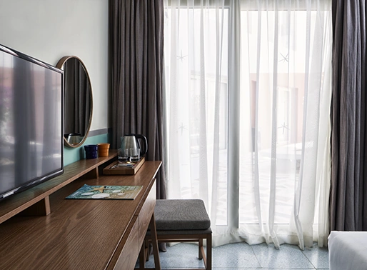 Turtle's Inn TV Table