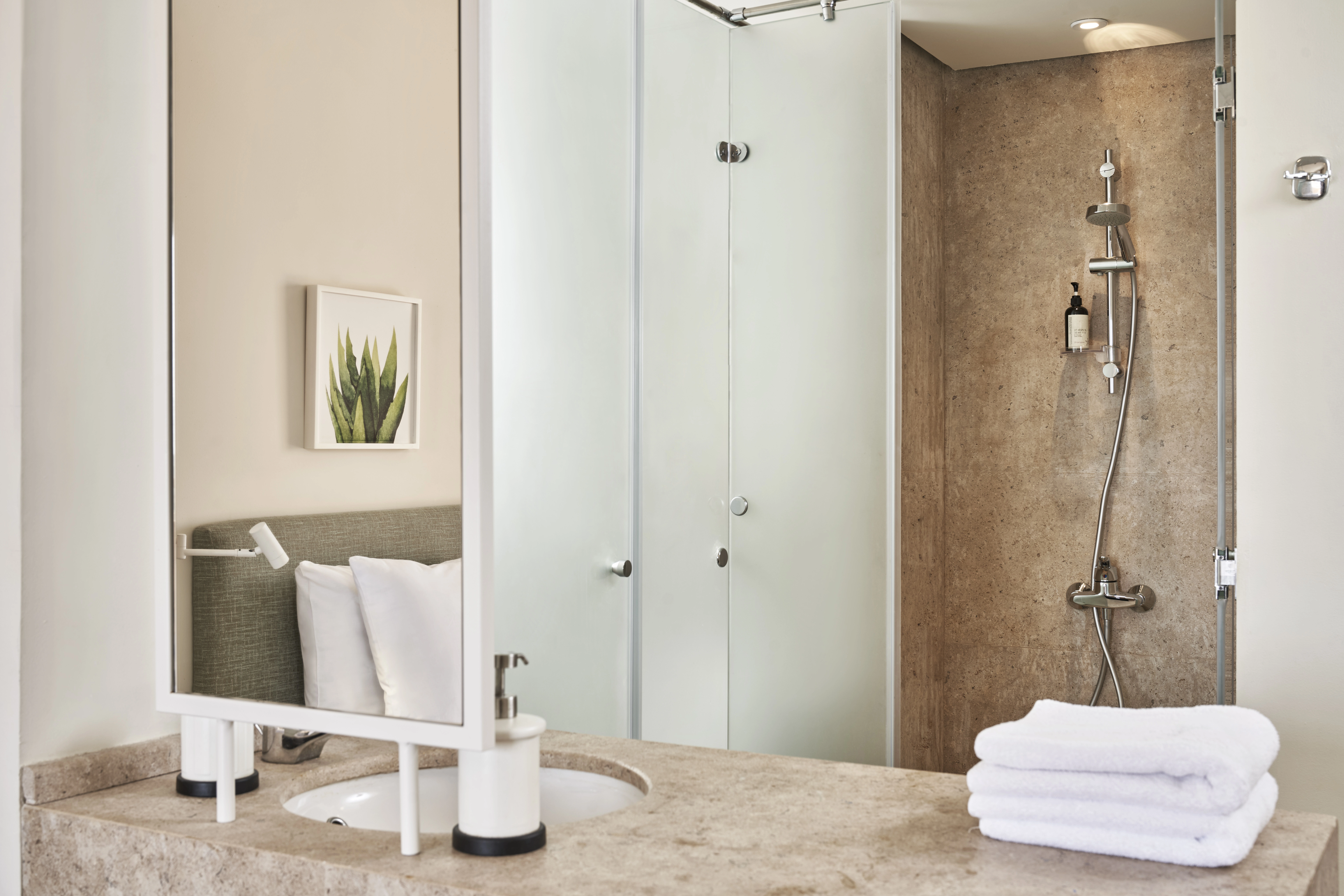 Captains Inn bathroom